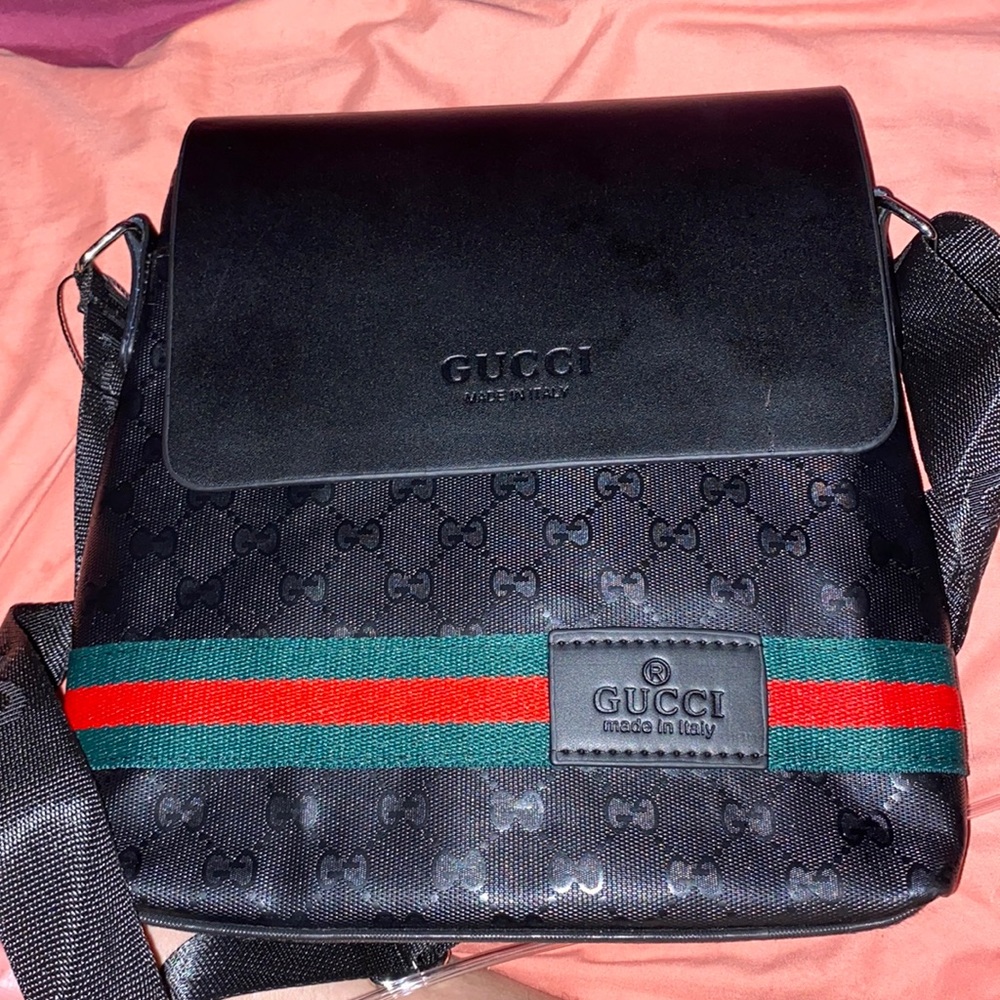 Gucci Crossbody!